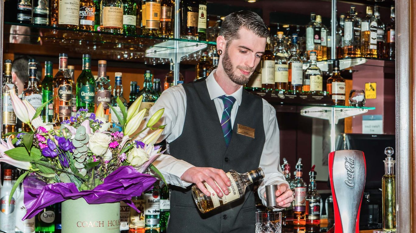 Gladestones Whisky bar