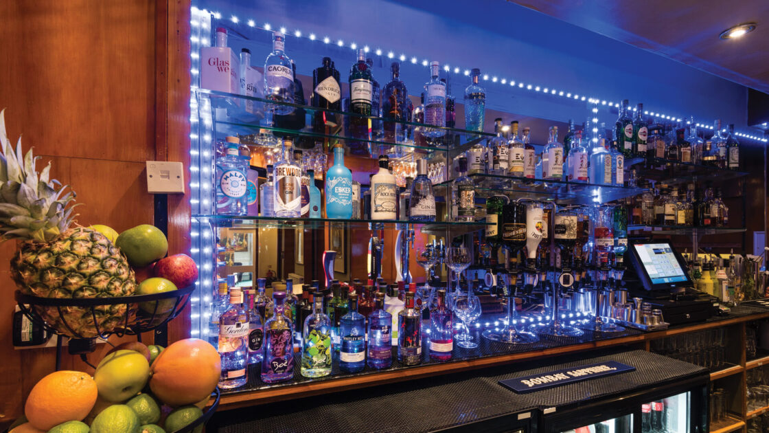Gin-Bar-Pineapple