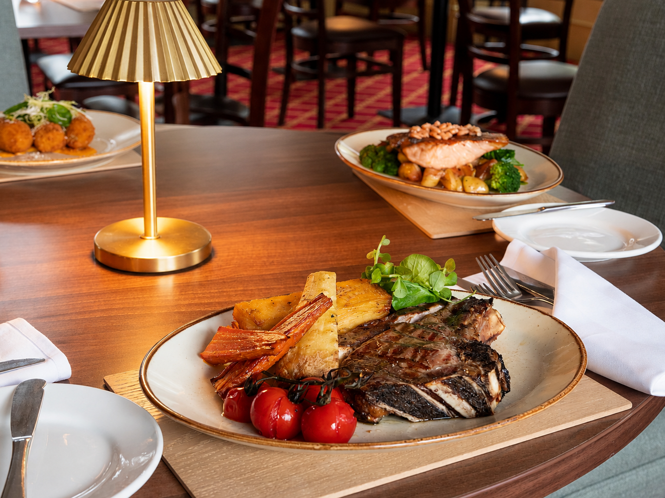 steak dish without the glasses and table number